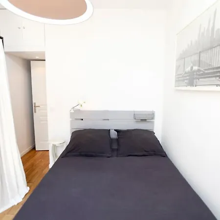 Charming Apartment-canal St Martin-amazing Prices! Apartment *