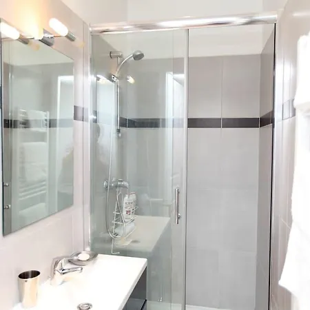 Charming Apartment-canal St Martin-amazing Prices! Appartamento *